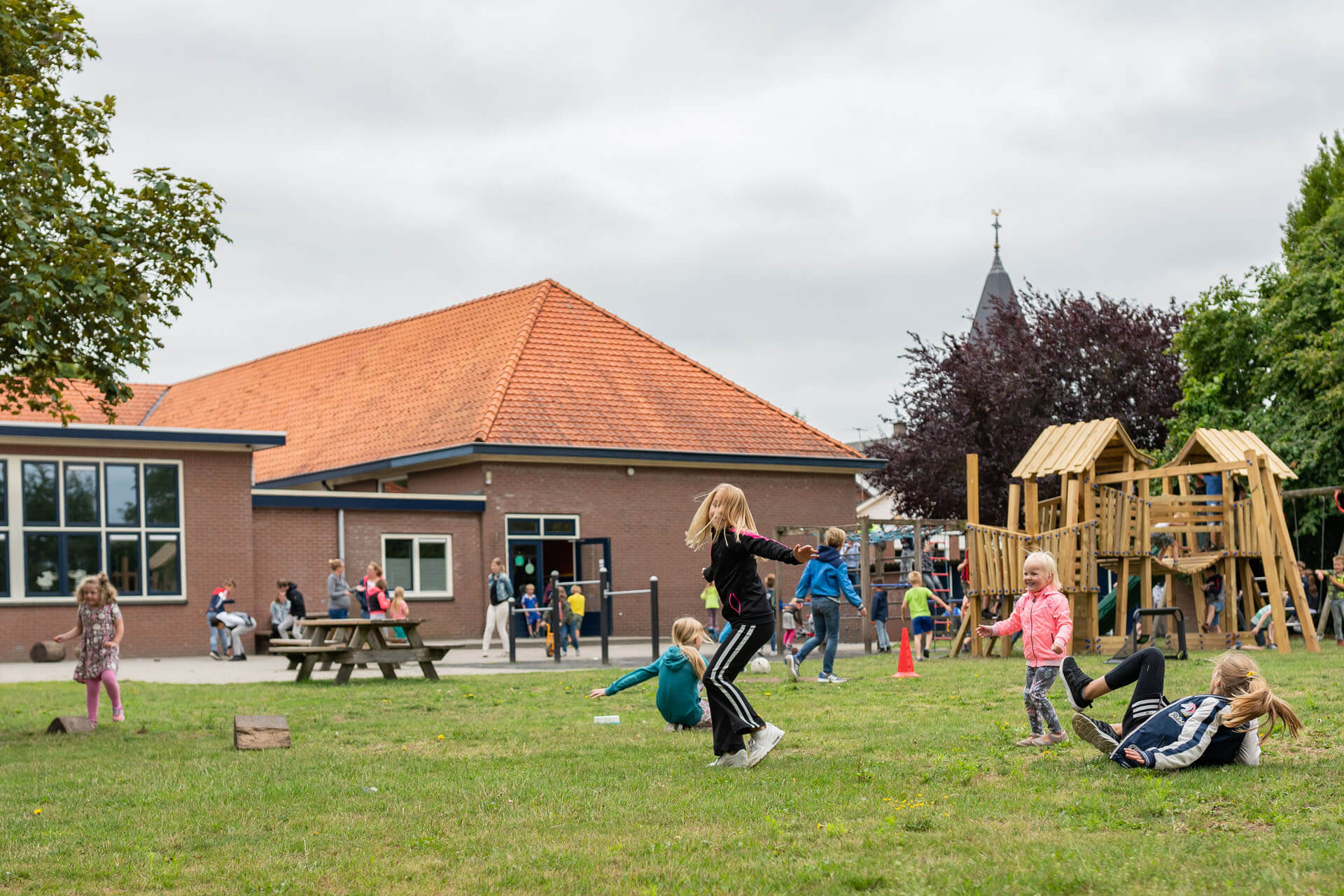 Kinderen in het gras Kinderen in het gras